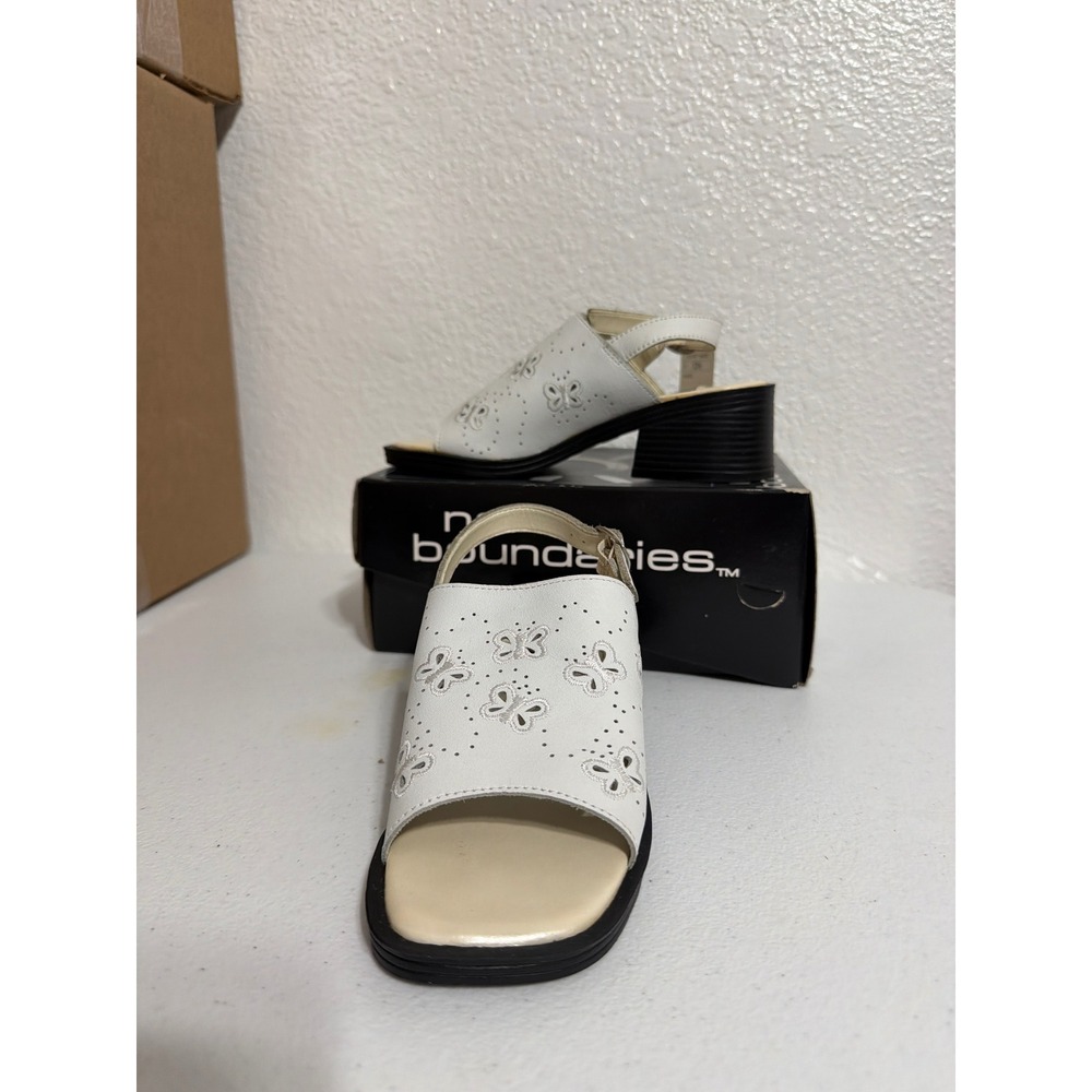 No Boundaries Kids White Butterfly Cutout Block Heel Sandals B-MINDY Size 13.5